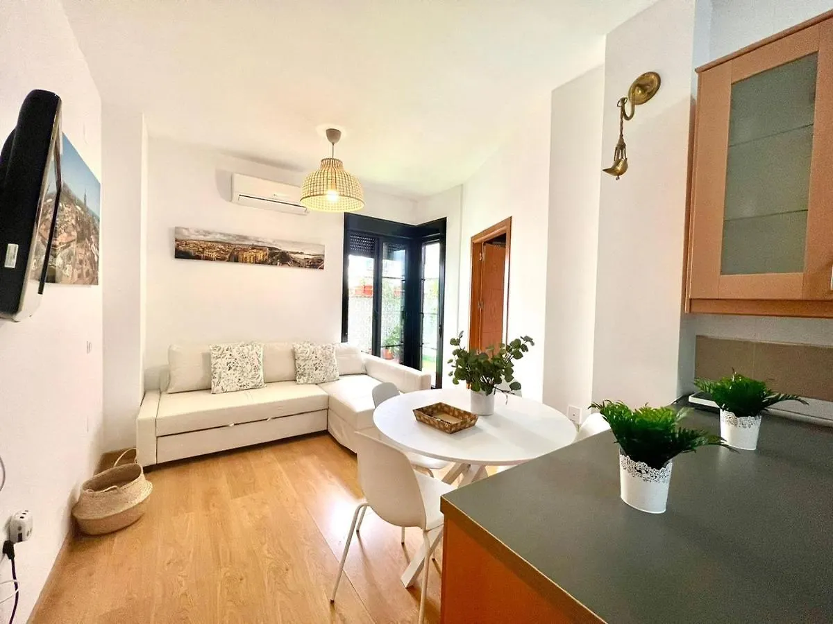 Adela & Private Courtyard By Ele Apartments Malaga