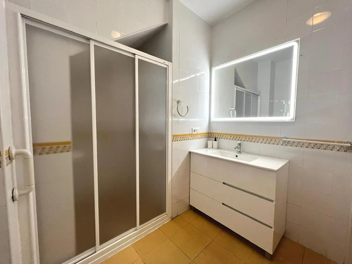 Adela & Private Courtyard By Ele Apartments Μάλαγα