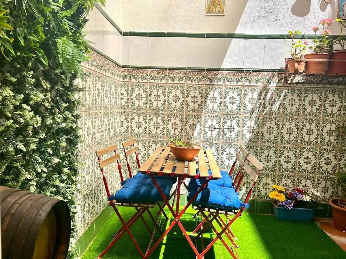 Adela & Private Courtyard By Ele Apartments Μάλαγα